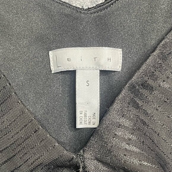 Leith Womens Romper Black Geometric Stripe Cold Shoulder V Neck Tie Front S - Picture 2 of 5